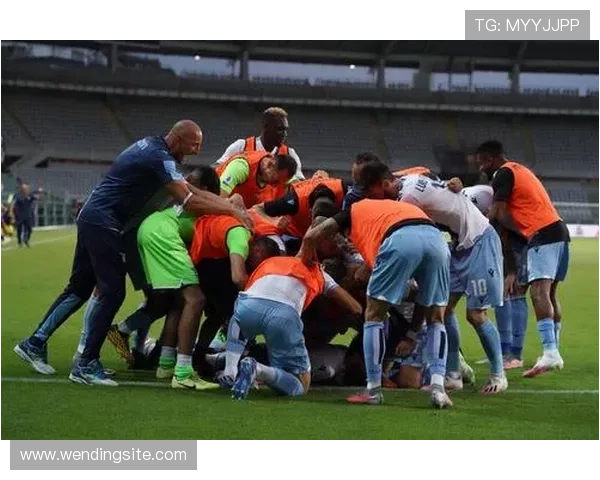 问鼎娱乐足球官网分析专家团队带你深入解读热门足球比赛 问鼎娱乐足球官网分析专家团队带你深入解读热门足球比赛